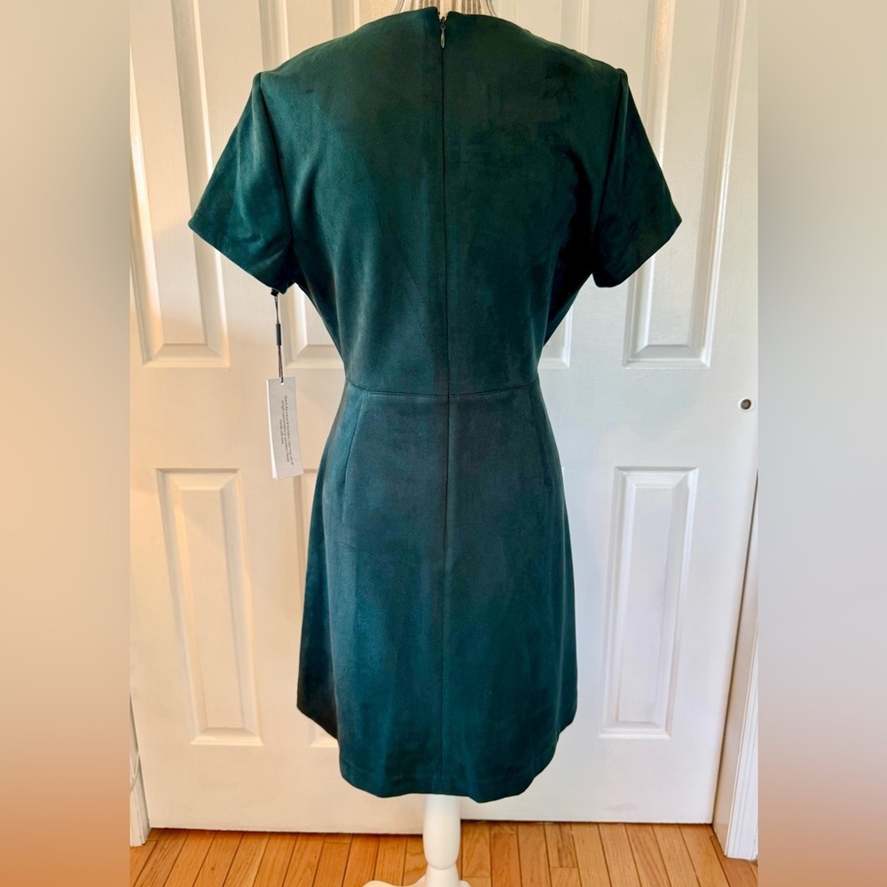 ☘️NWT CALVIN KLEIN green faux suede dress with gold tone accents size 12 - Picture 7 of 7
